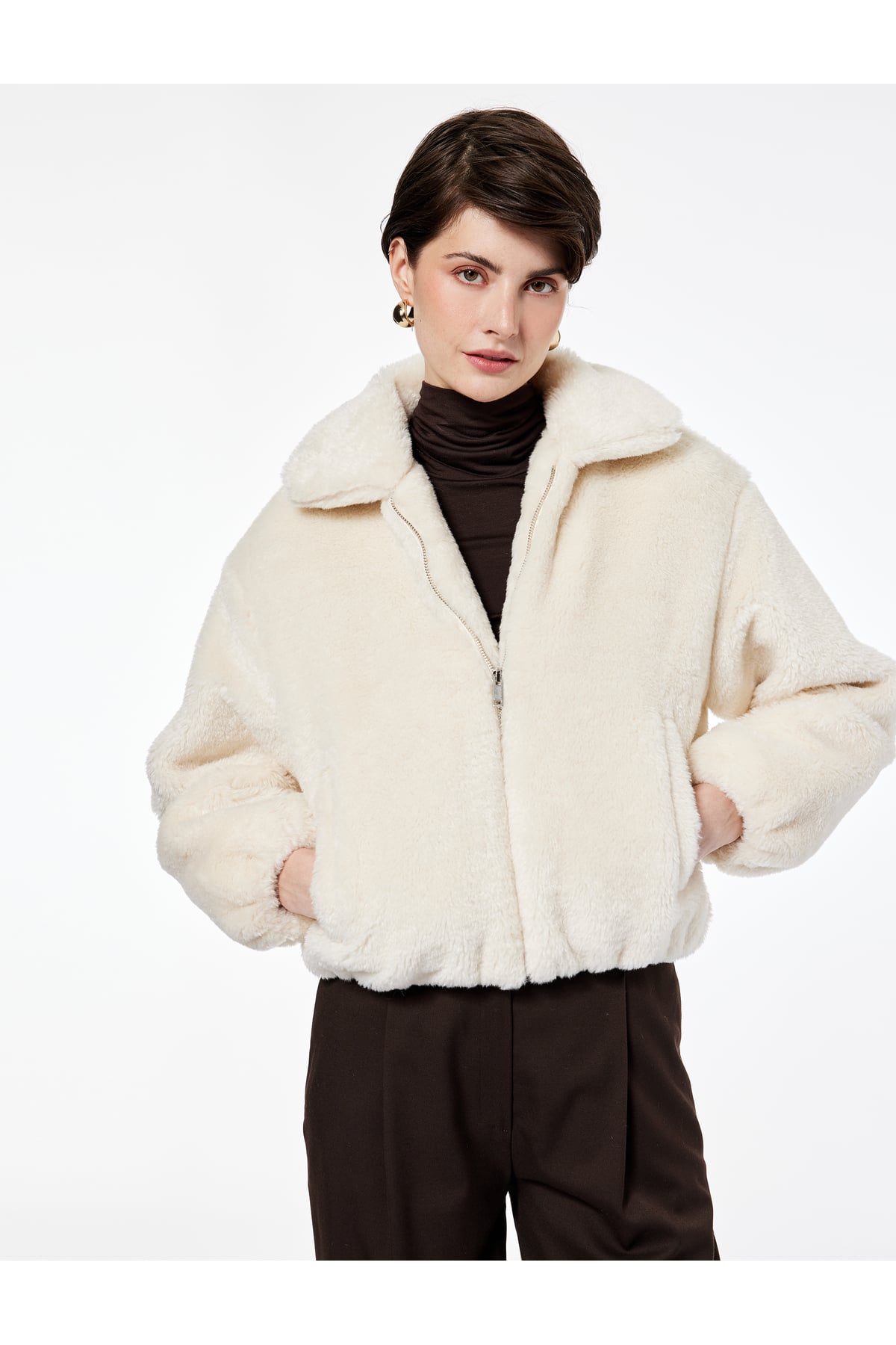 Uzun Kollu Cepli Fermuarlı Crop Peluş Bomber Ceket