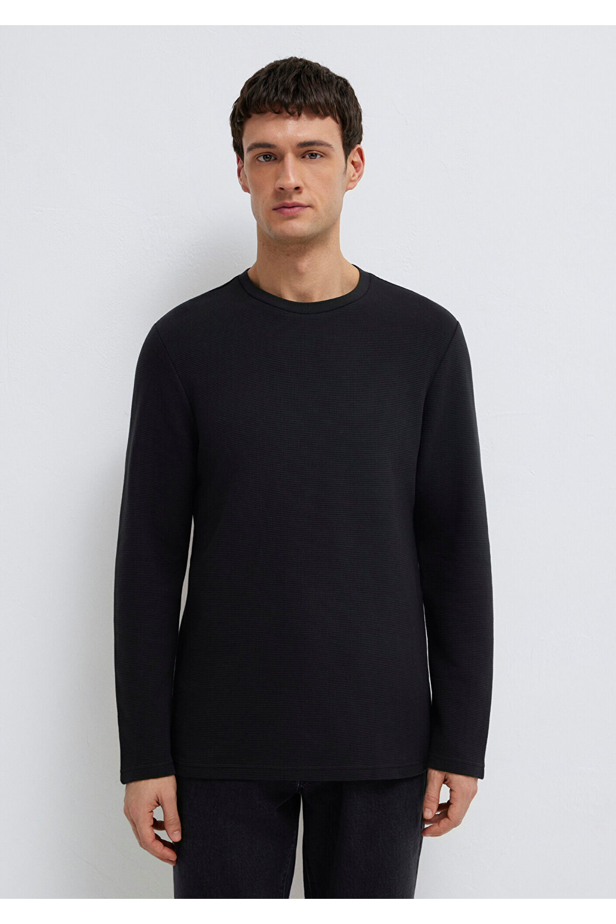 Uzun Kollu Dokulu Siyah Tişört Slim Fit / Dar Kesim 064622-21842