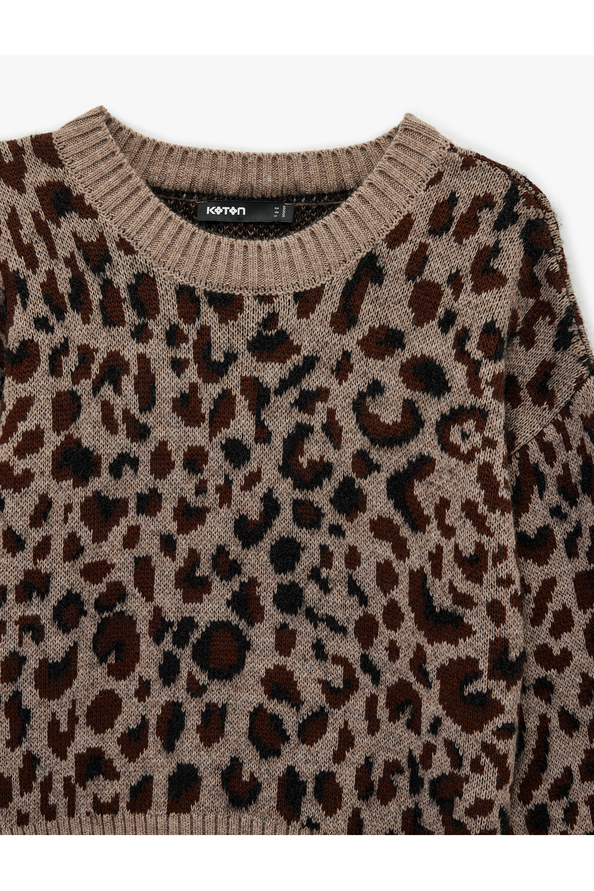 Uzun Kollu Geniş Yuvarlak Yaka Leopar Desenli Oversize Triko Kazak