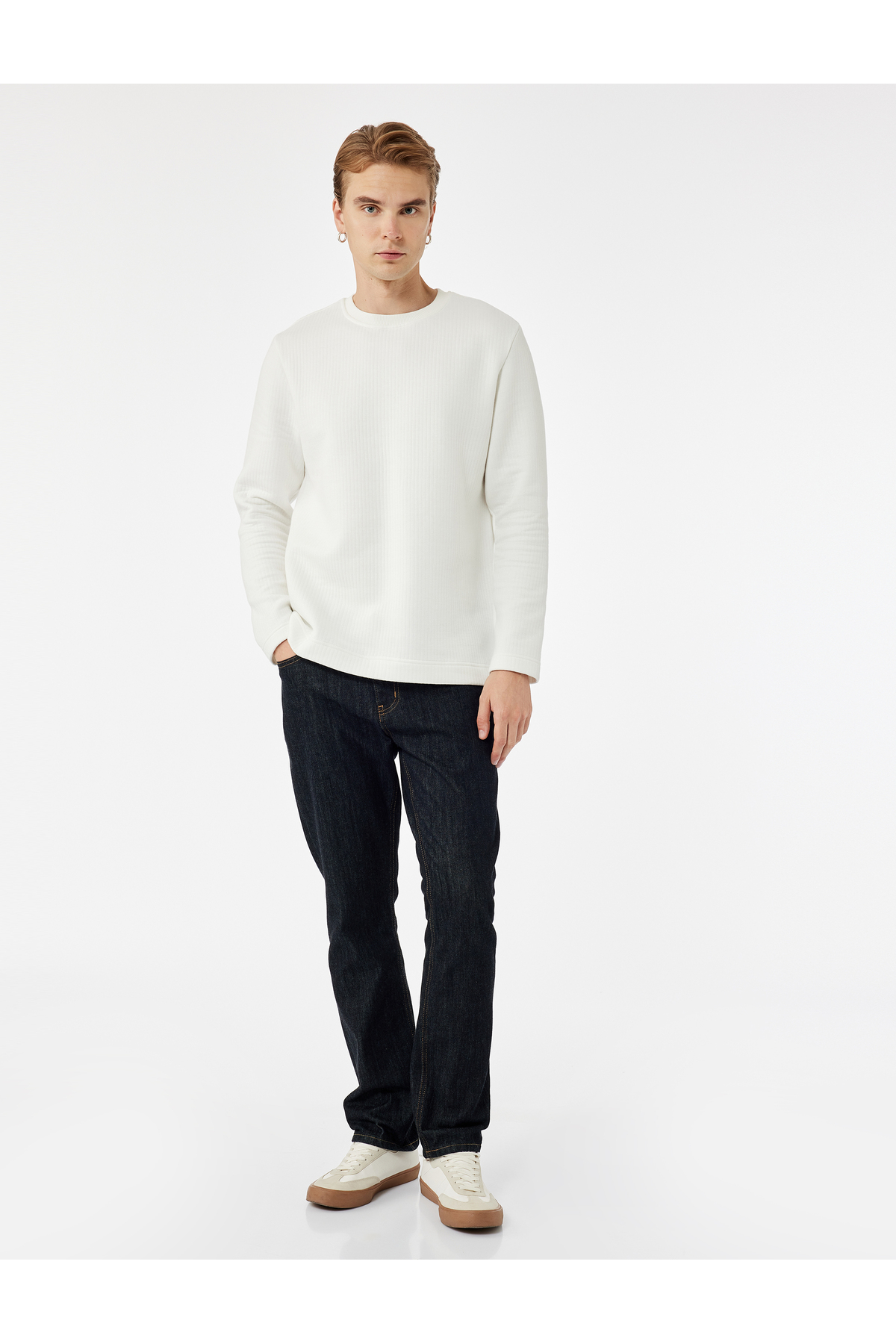 Uzun Kollu Pamuklu Bisiklet Yaka Basic Sweatshirt