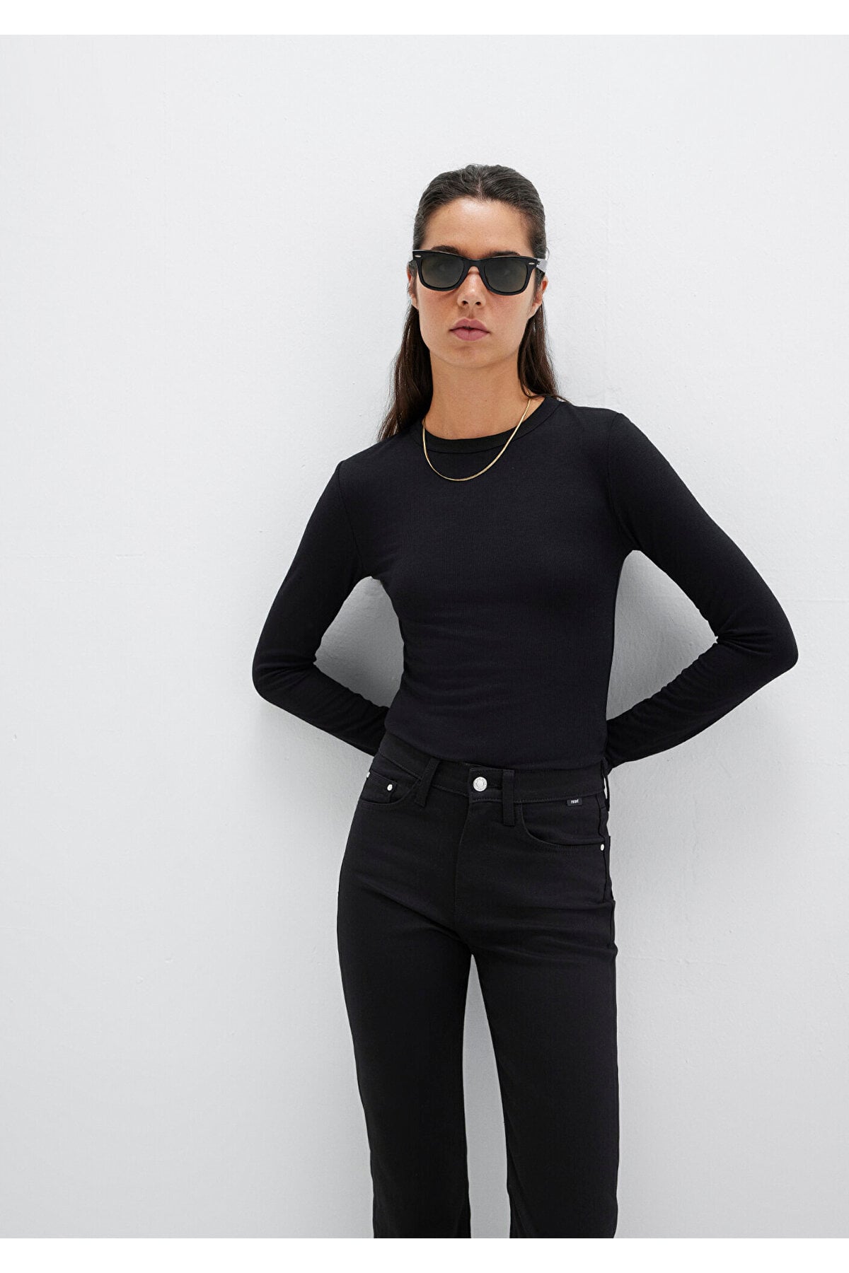 Uzun Kollu Siyah Basic Tişört Fitted / Vücuda Oturan Kesim 1612817-900