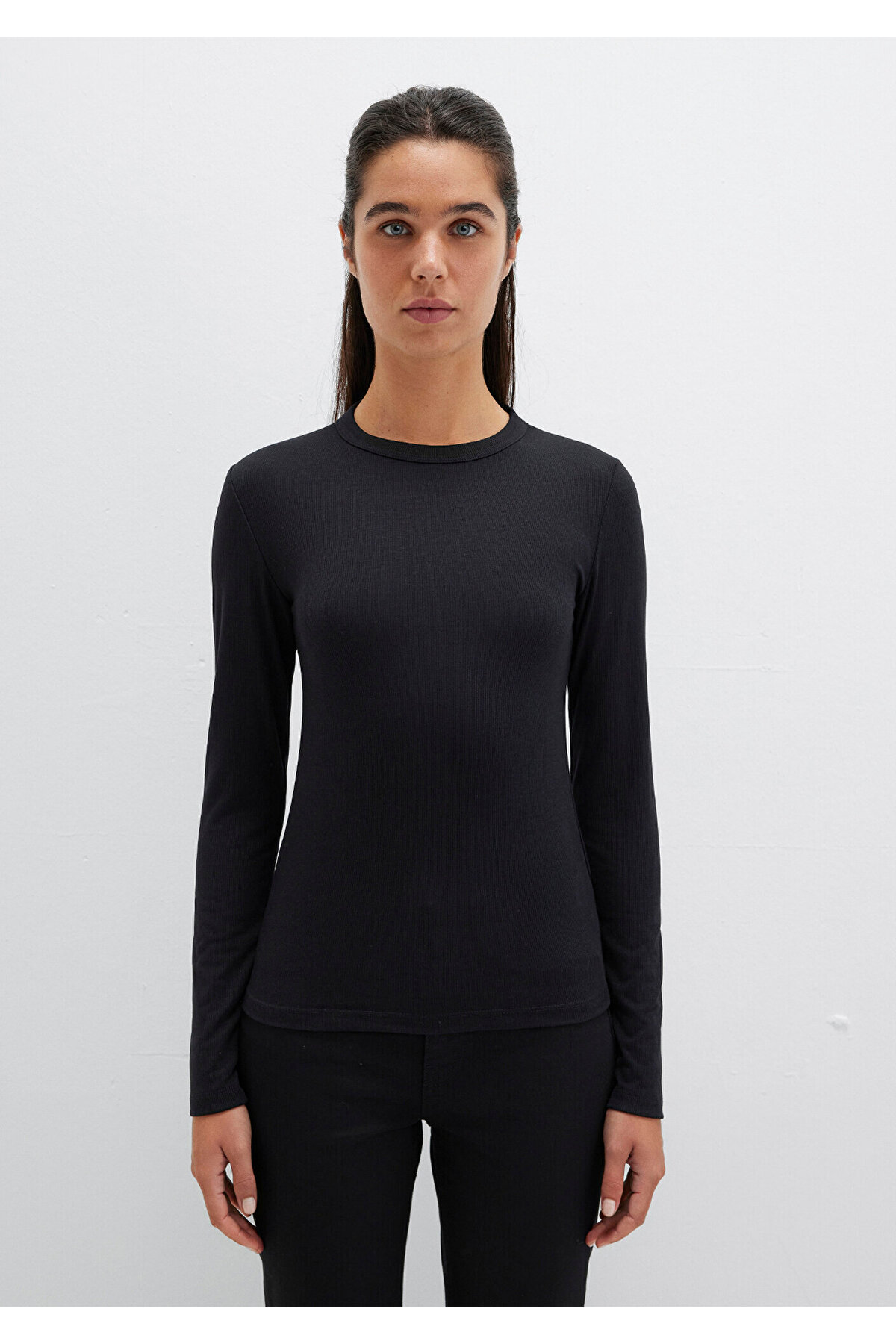 Uzun Kollu Siyah Basic Tişört Fitted / Vücuda Oturan Kesim 1612817-900