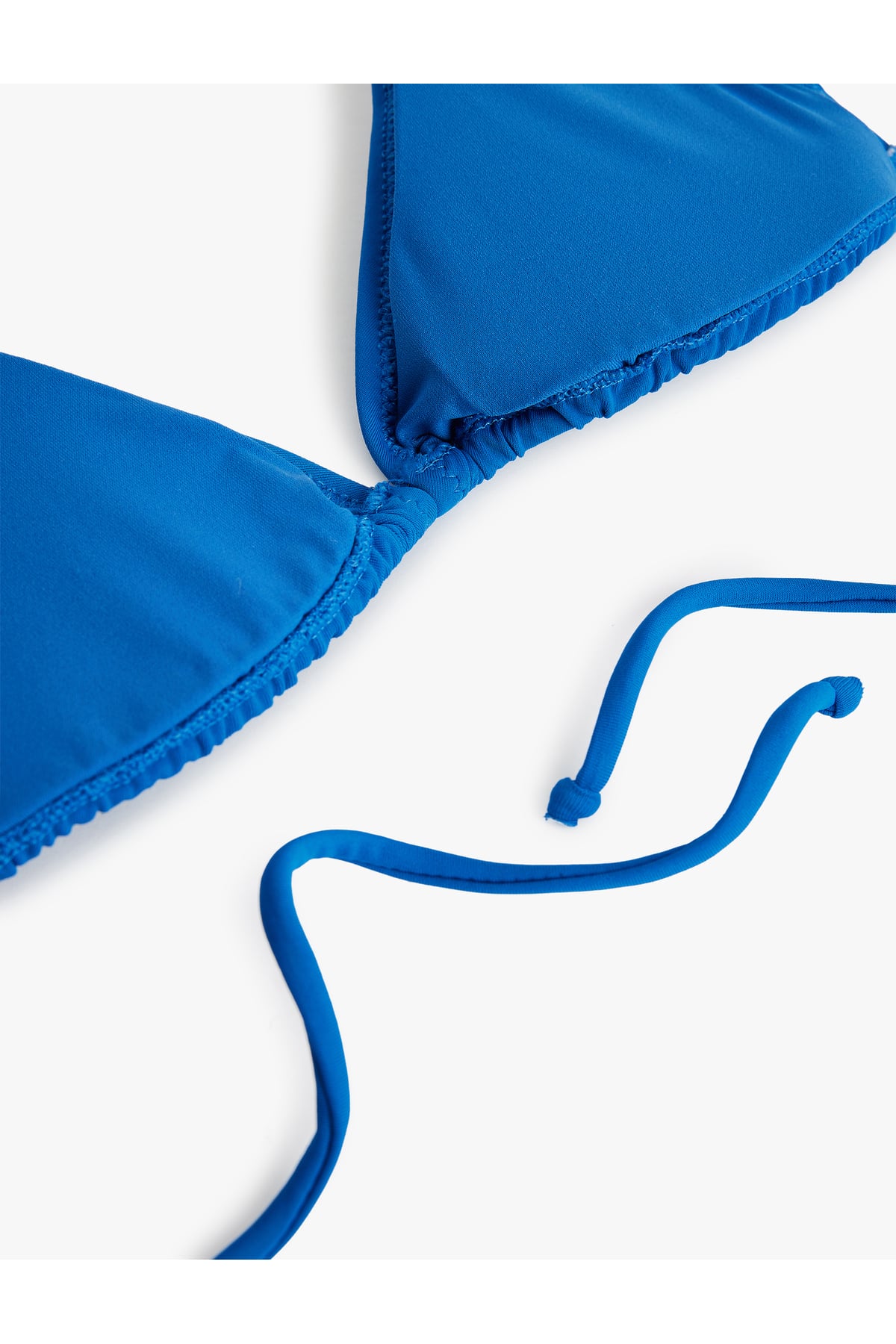 V Yaka Boyundan Bağlamalı İpli Üçgen Bikini Üstü
