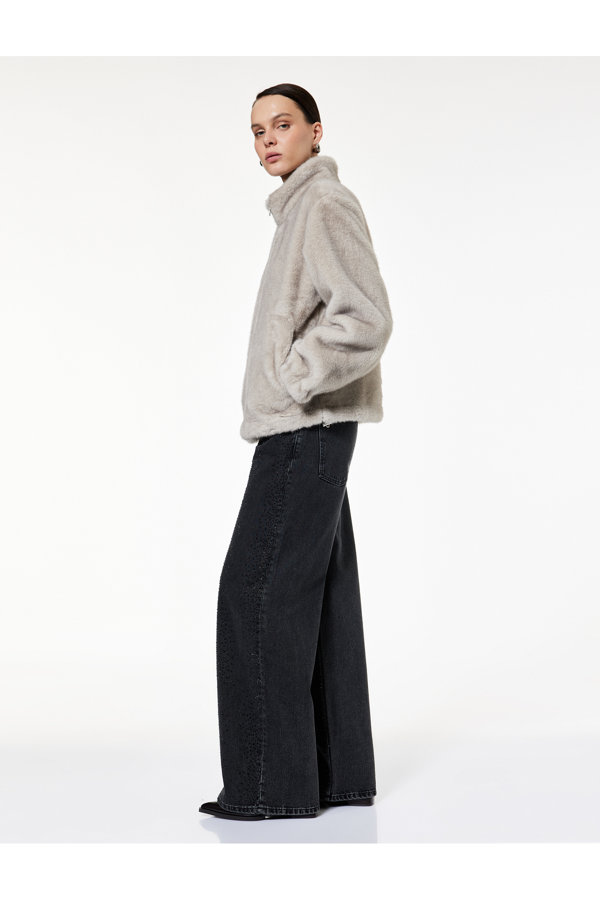 X Sibil Çetinkaya - Taş Detaylı Çıtçıt Düğmeli Bol Paça Jean Pantolon - Loose Straight Fit