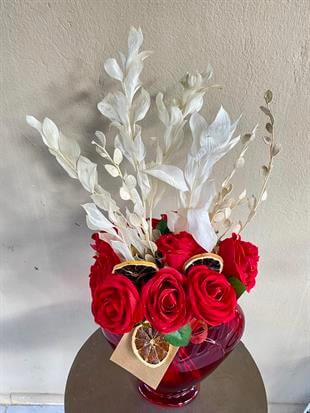 Sevgililer Günü Özel Hediye Kalpli Vazo Çiçek (14 Şubat)