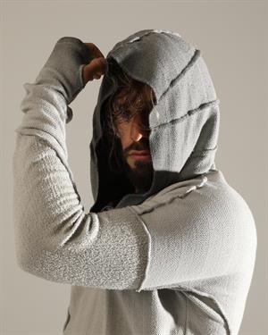 PIS DIKISLI KAPSONLU GRI SWEAT
