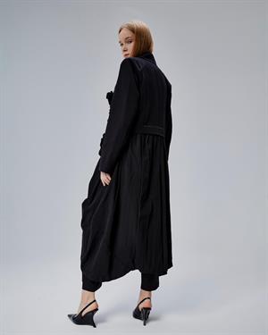 siyah trench coat firfir detayla