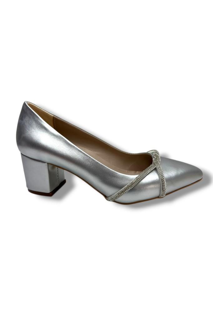 C-Shoes CV138-26 Cilt Deri Burgu Taşlı Kalın Topuk Kadın Ayakkabı