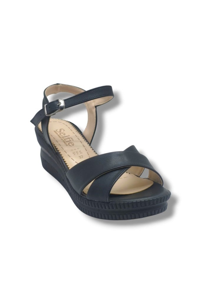 Selfie 4252-26 Cilt Çapraz Bant Dolgu Taban Fashion Kadın Sandalet(6cm)