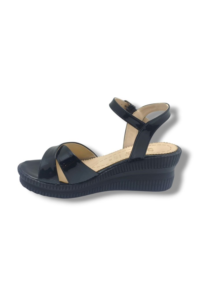 Selfie 4252-26 Rugan Çapraz Bant Dolgu Taban Fashion Kadın Sandalet(6cm)