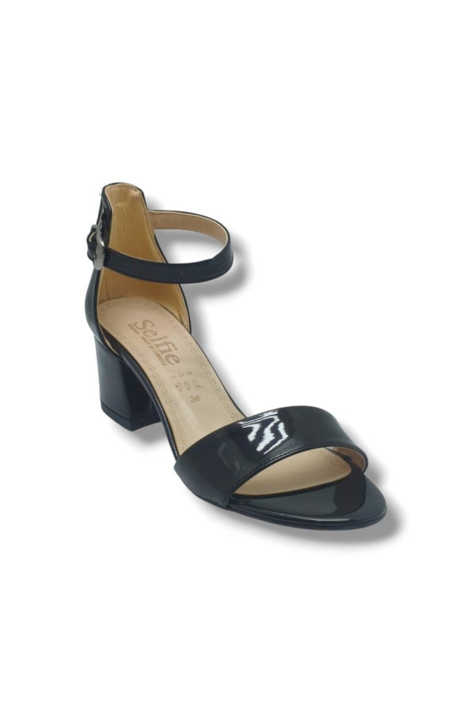 Selfie 4601-26 Rugan Tek Bant Orta Topuk Fashion Kadın Sandalet(5,5cm)