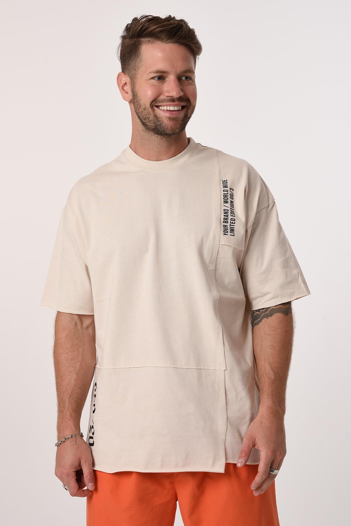 R-5584 Önü Parçalı Omuz Ve Eteği Baskılı Pis Dikişli Penye Kumaş Oversize Tshirt