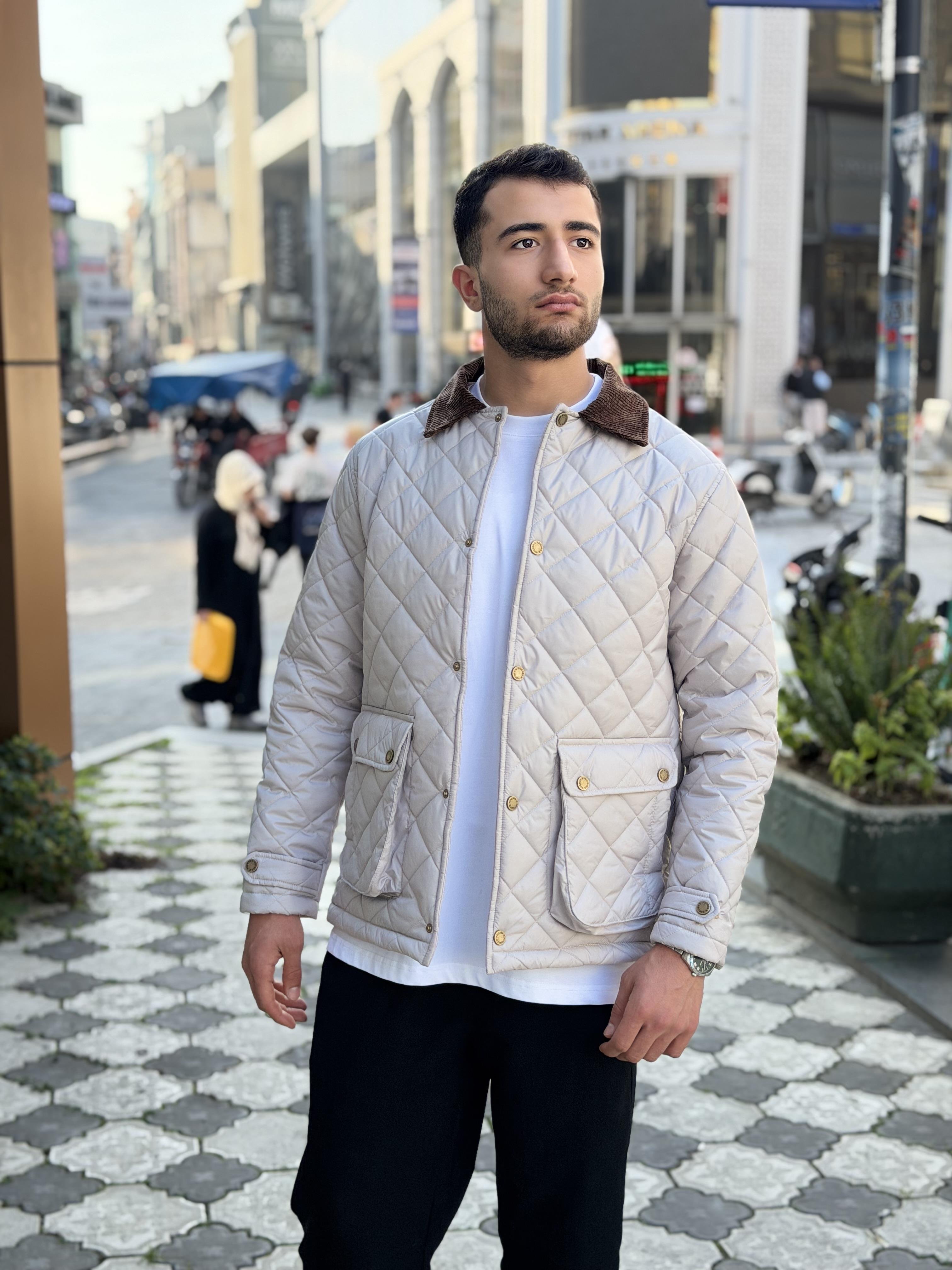 X-2033 Yaka Garni Detaylı Astarlı Kapitone Mont