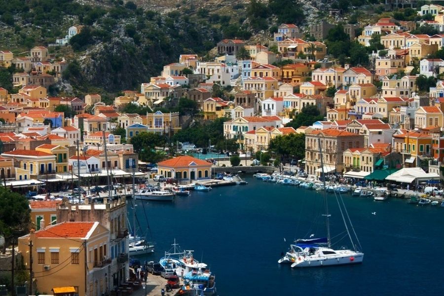 En Güzel Günbatımını İzleyebileceğiniz Yunan Adası: Simi