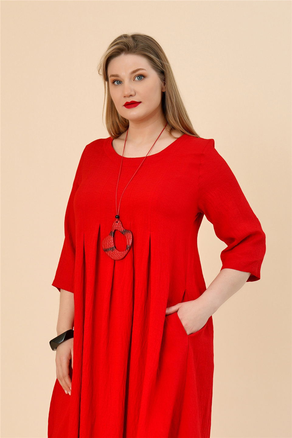 23055 ÖNÜ VE ARKASI PİLELİ VİSKON ELBİSE