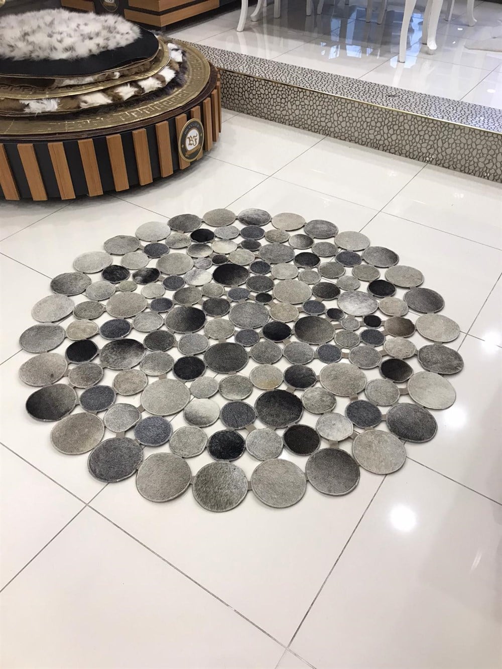 Bienna Fur El Dokuması Gri Tonları Doğal Deri Halı / Kilim 