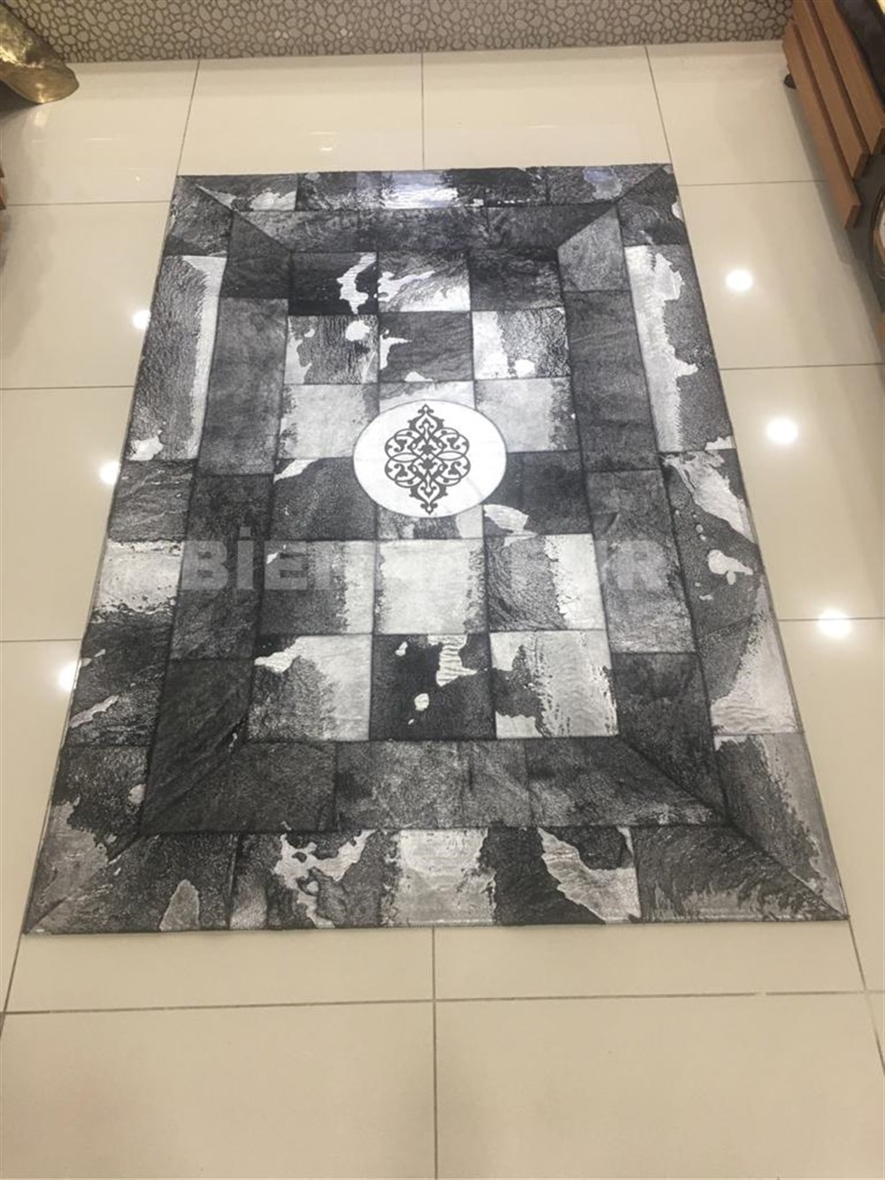 Bienna Fur Kaymaz Taban Hamteks Doğal Deri Halı / Kilim