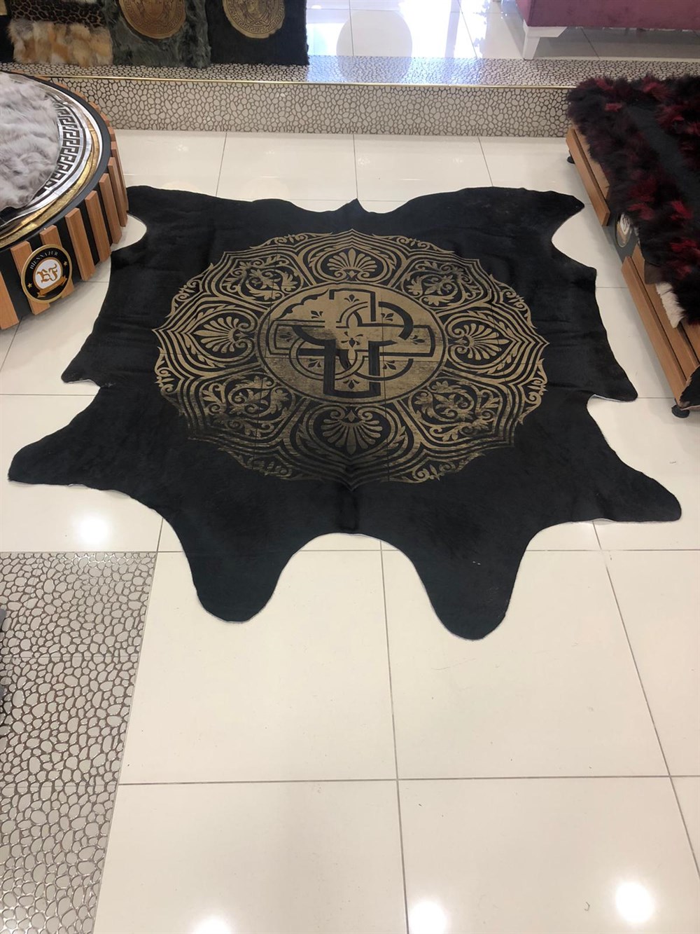 A Kalite Naturel Siyah Dana Postu Üzerine Lazer İşleme