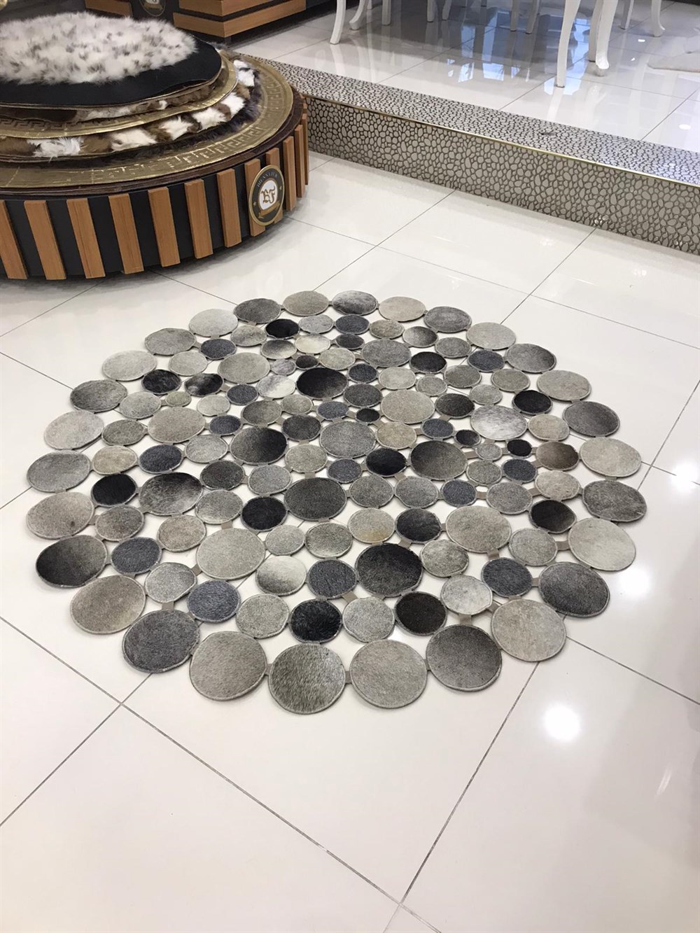 Bienna Fur El Dokuması Gri Tonları Doğal Deri Halı / Kilim 