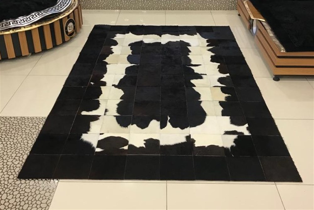 Bienna Fur Kaymaz Taban Siyah & Beyaz Doğal Deri Halı / Kilim