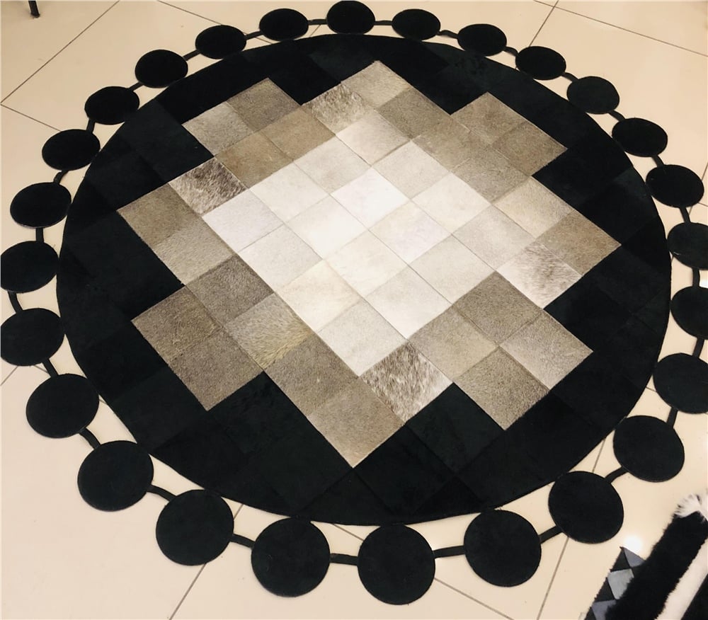 El Dokuması Daire Model Deri Halı