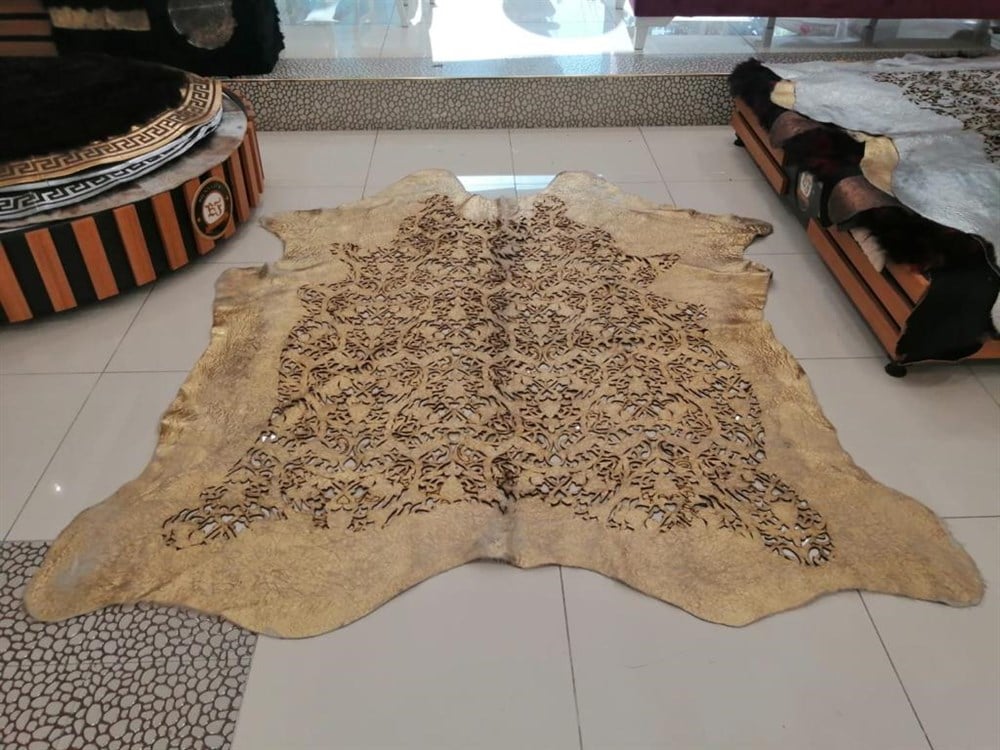 Naturel Dana Post Üzerine Gold Varak Lazer Kesim