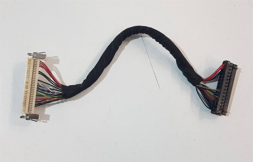 AOC 931SWL 18.5 inç LCD MONİTÖRÜN FLEX DATA KABLOSU