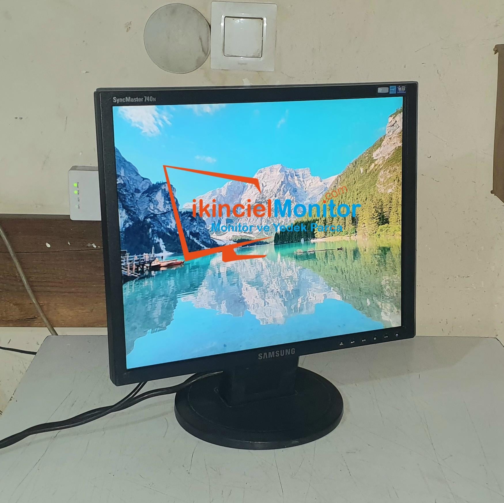 Samsung 740N 17 inç Lcd Kare Monitör 1280x1024 2.El