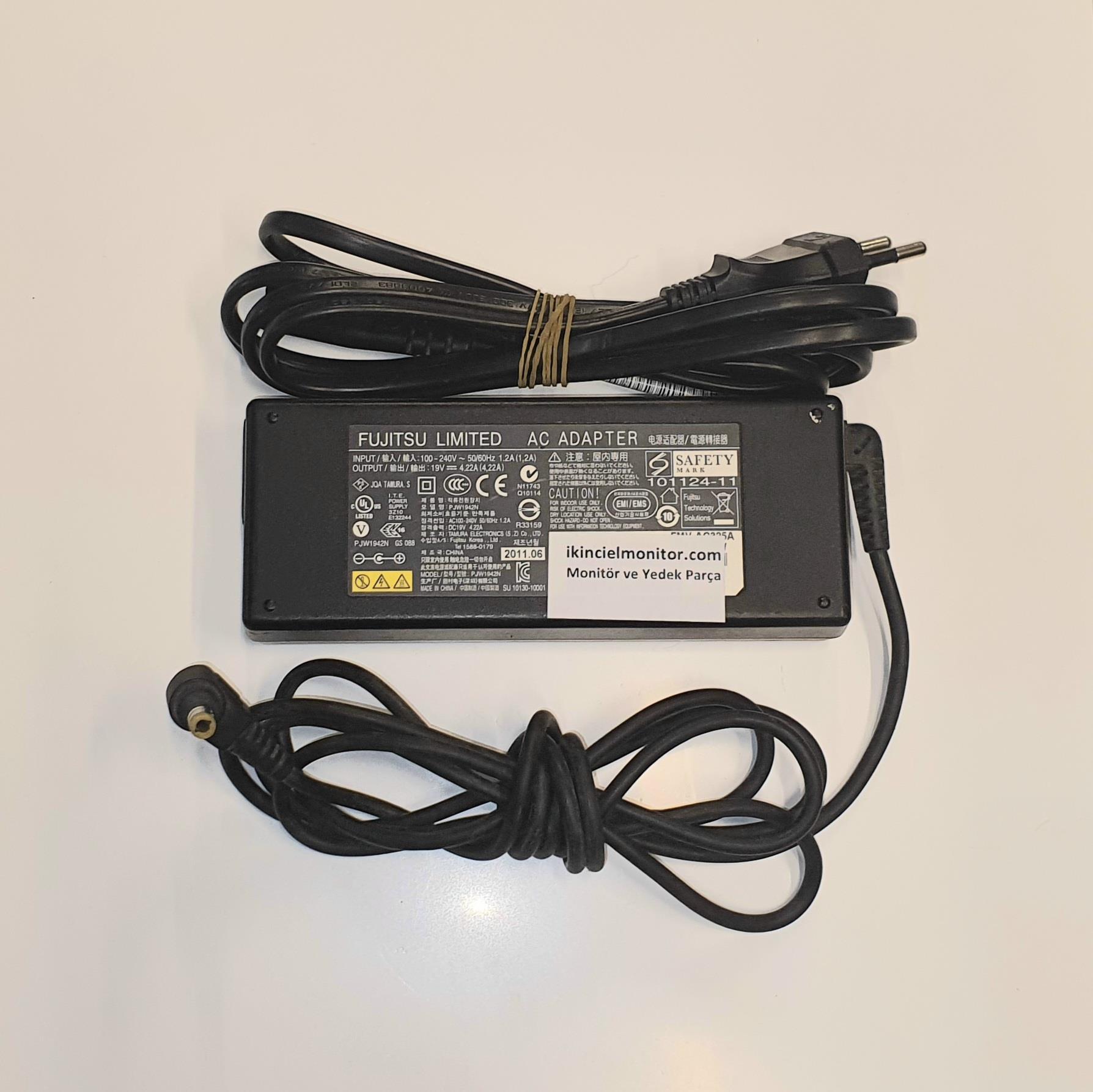 Fujitsu Orijinal Laptop Monitör Adaptörü 19V 4.22A 2.El