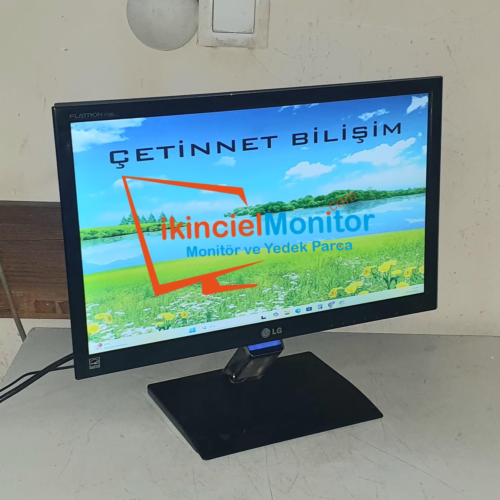 LG  E1960-PN 18.5