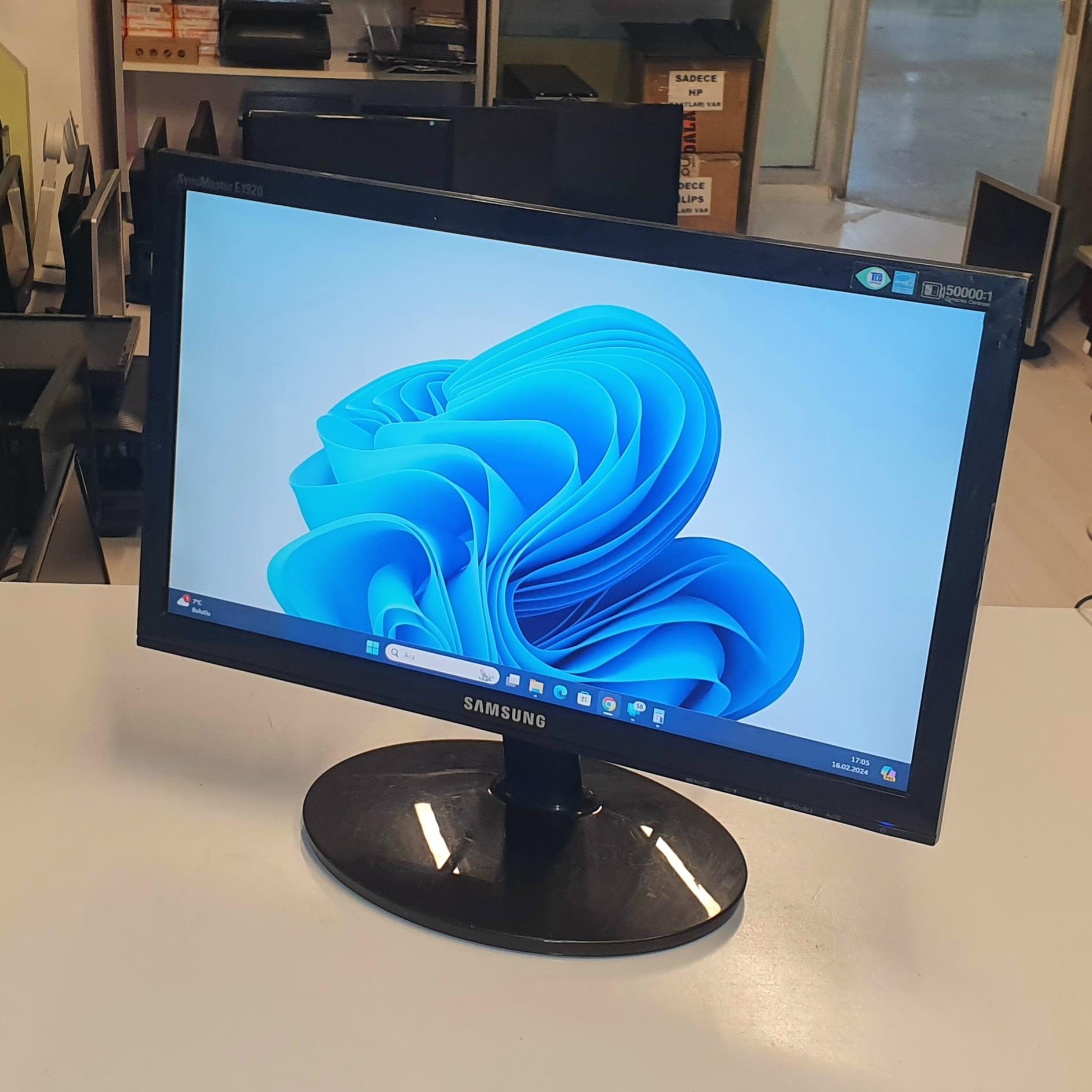Samsung E1920NX 18.5 inç LCD Monitör 2.El