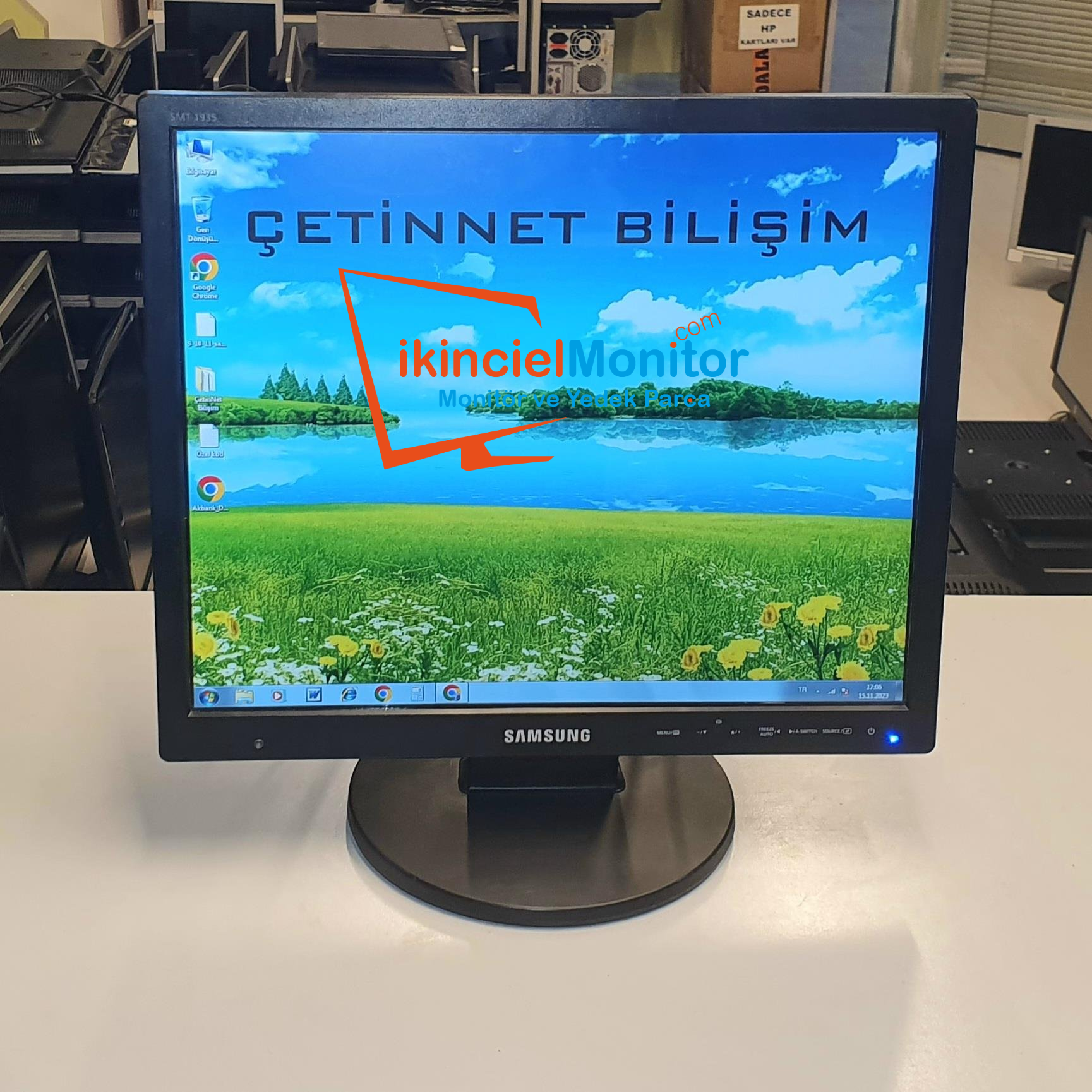 Samsung SMT-1934 19 inç LED Monitör BNC HDMI Girişli