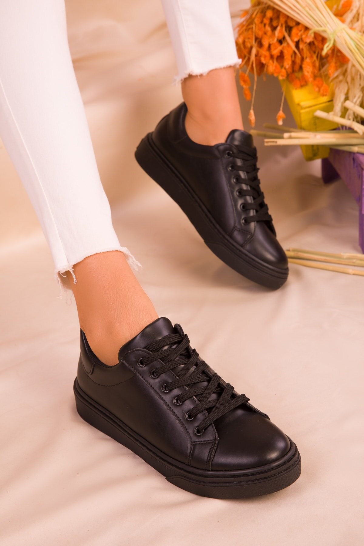 Kadın Siyah Bağcıklı Sneaker Ayakkabı I Mia Butik