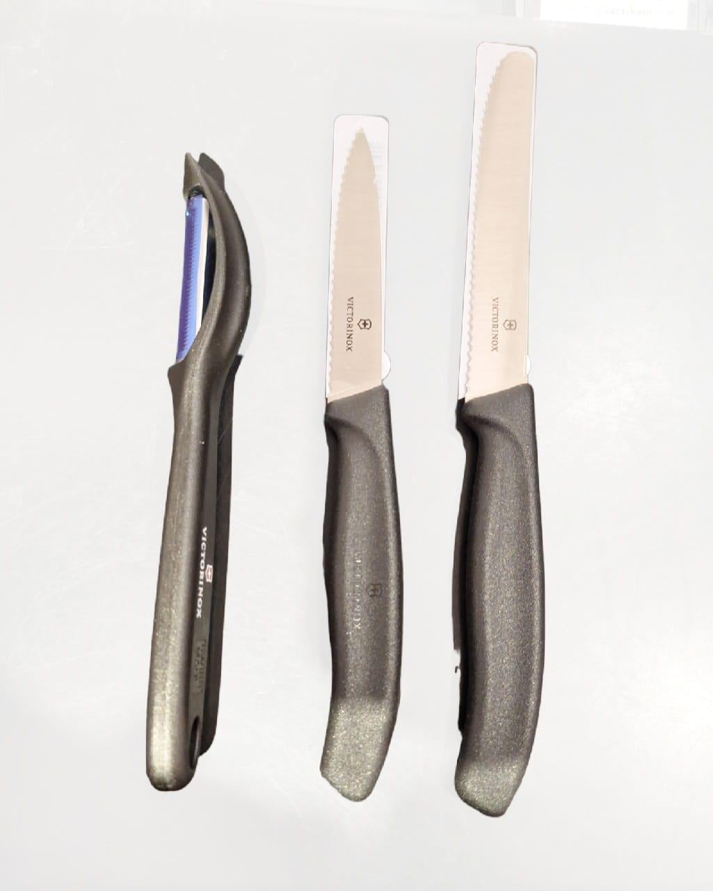 Victorinox Tırtıklı Bıçak ve Soyacak Seti 3'lü Siyah