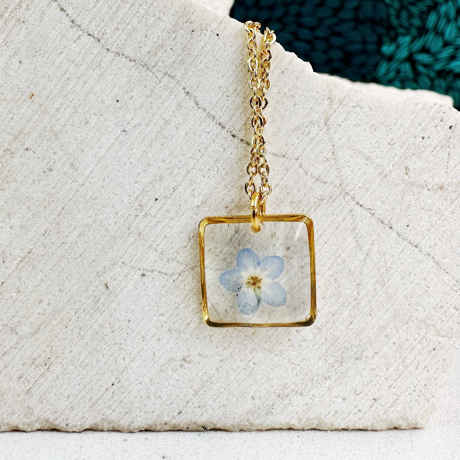 Fiorel Design | Gerçek Unutma Beni Çiçekli Kare Kolye