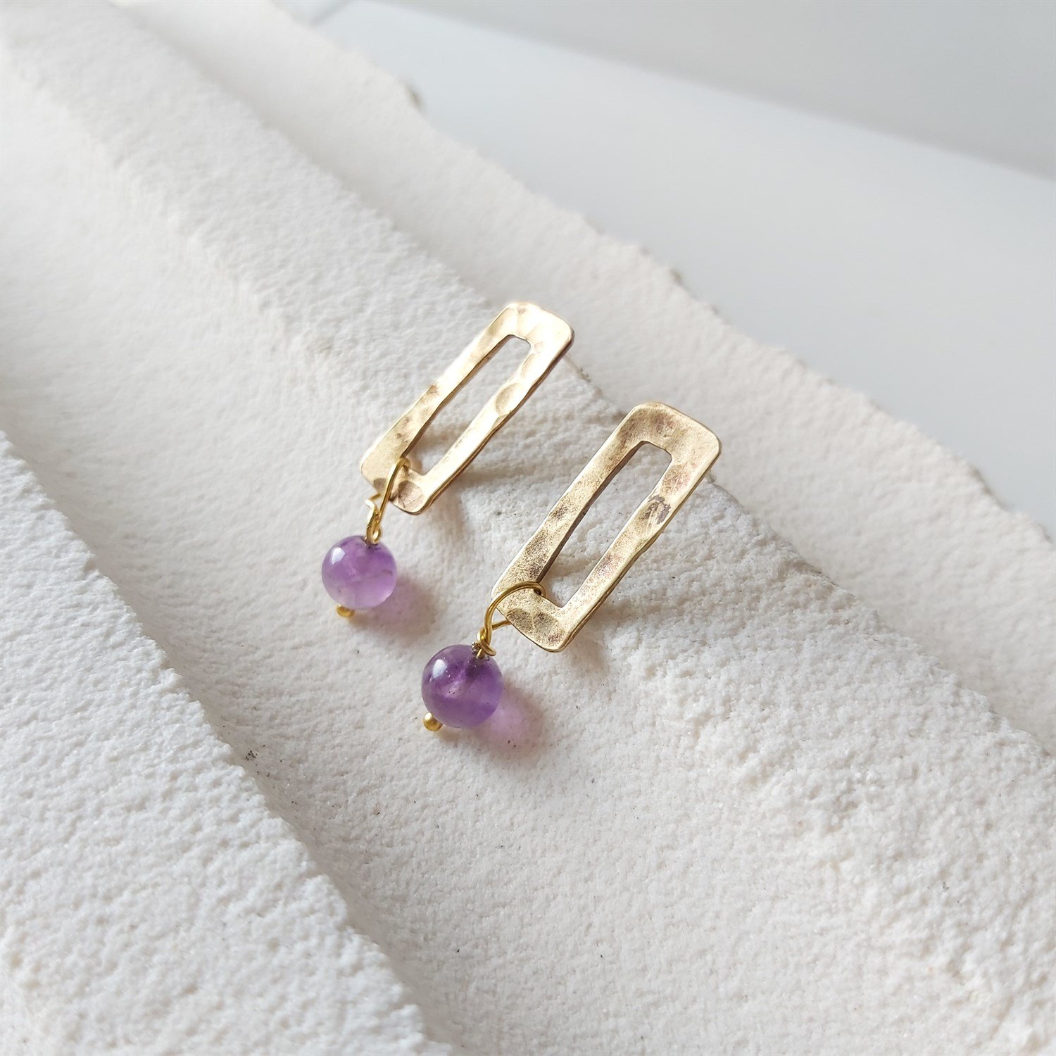 POJWoman | Pencerelerimde Menekşe Sallantılı Bronz Küpe