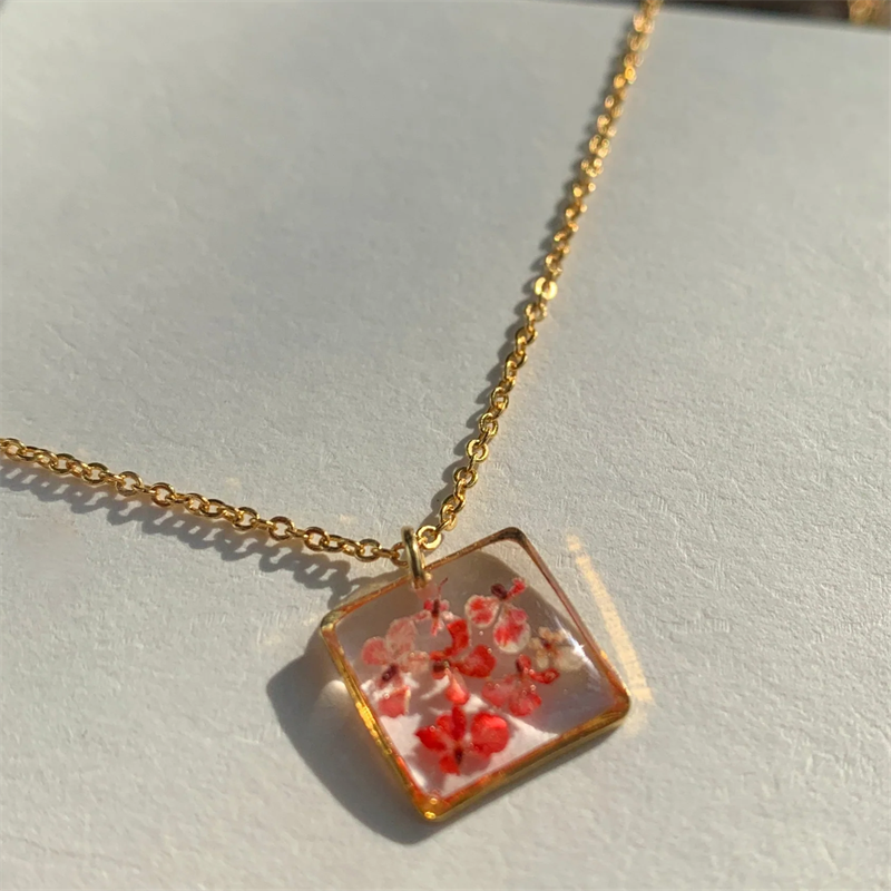 Fiorel Design | Gerçek Pembe Çiçekli Kare Kolye