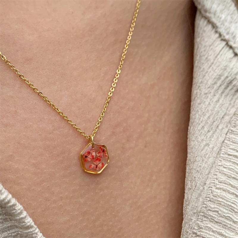 Fiorel Design | Gerçek Pembe Çiçekli Altıgen Kolye