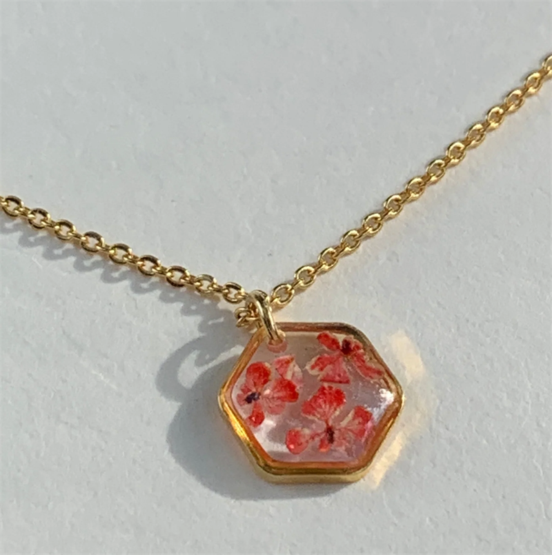 Fiorel Design | Gerçek Pembe Çiçekli Altıgen Kolye
