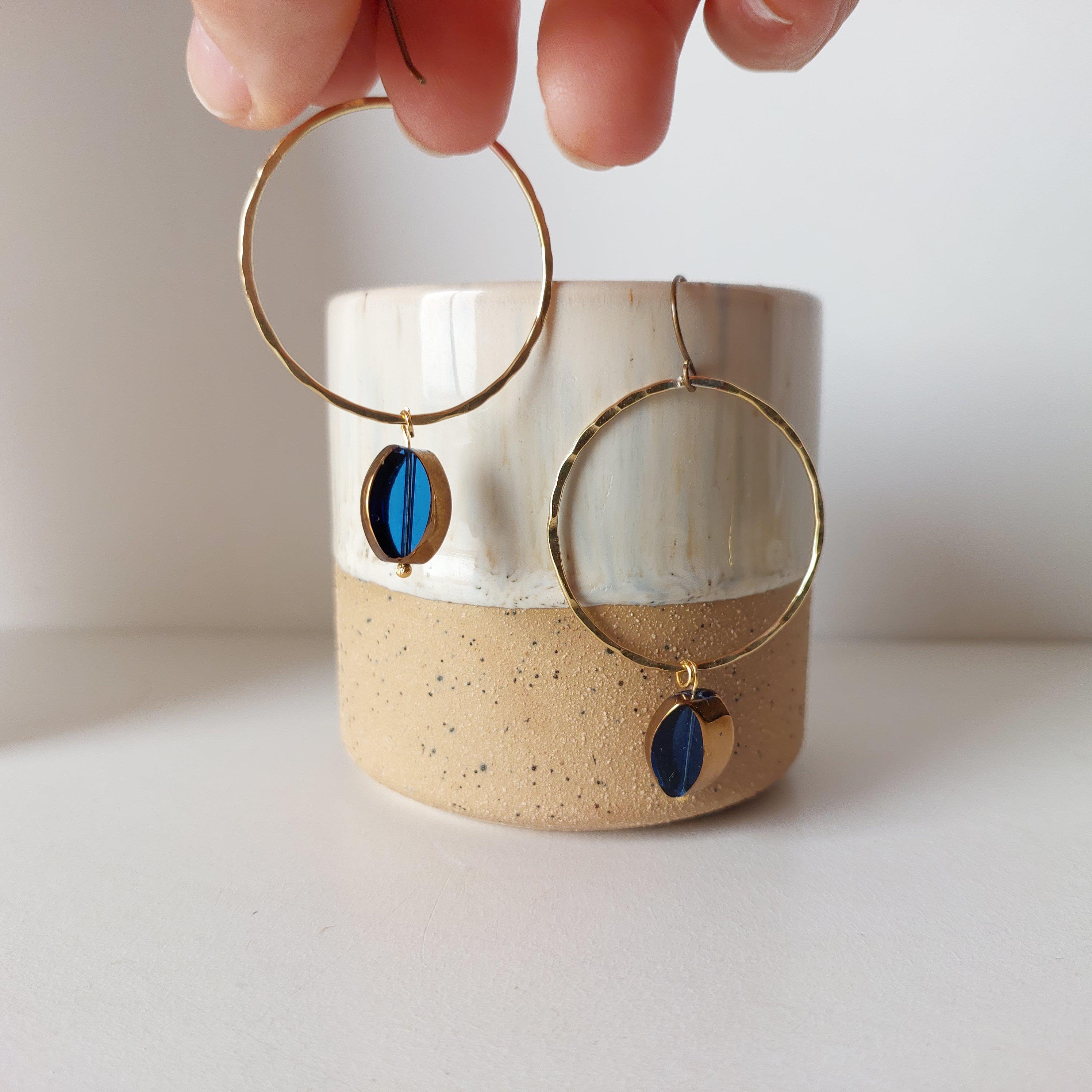 SevdiklerimizPOJWoman | Mavi Sallantılı Halka Küpe