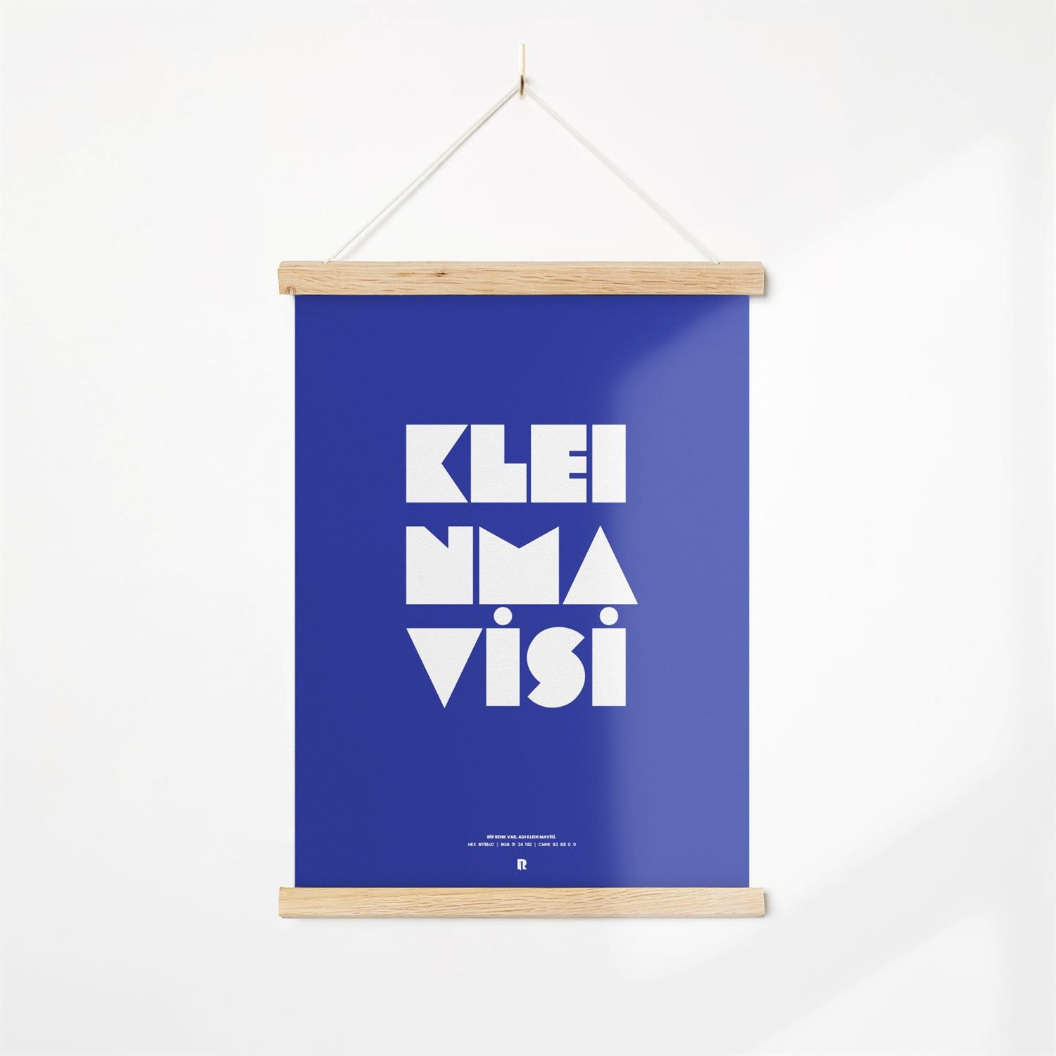 Bir Renk VarKlein Mavisi Askı Çerçeveli Kanvas Poster