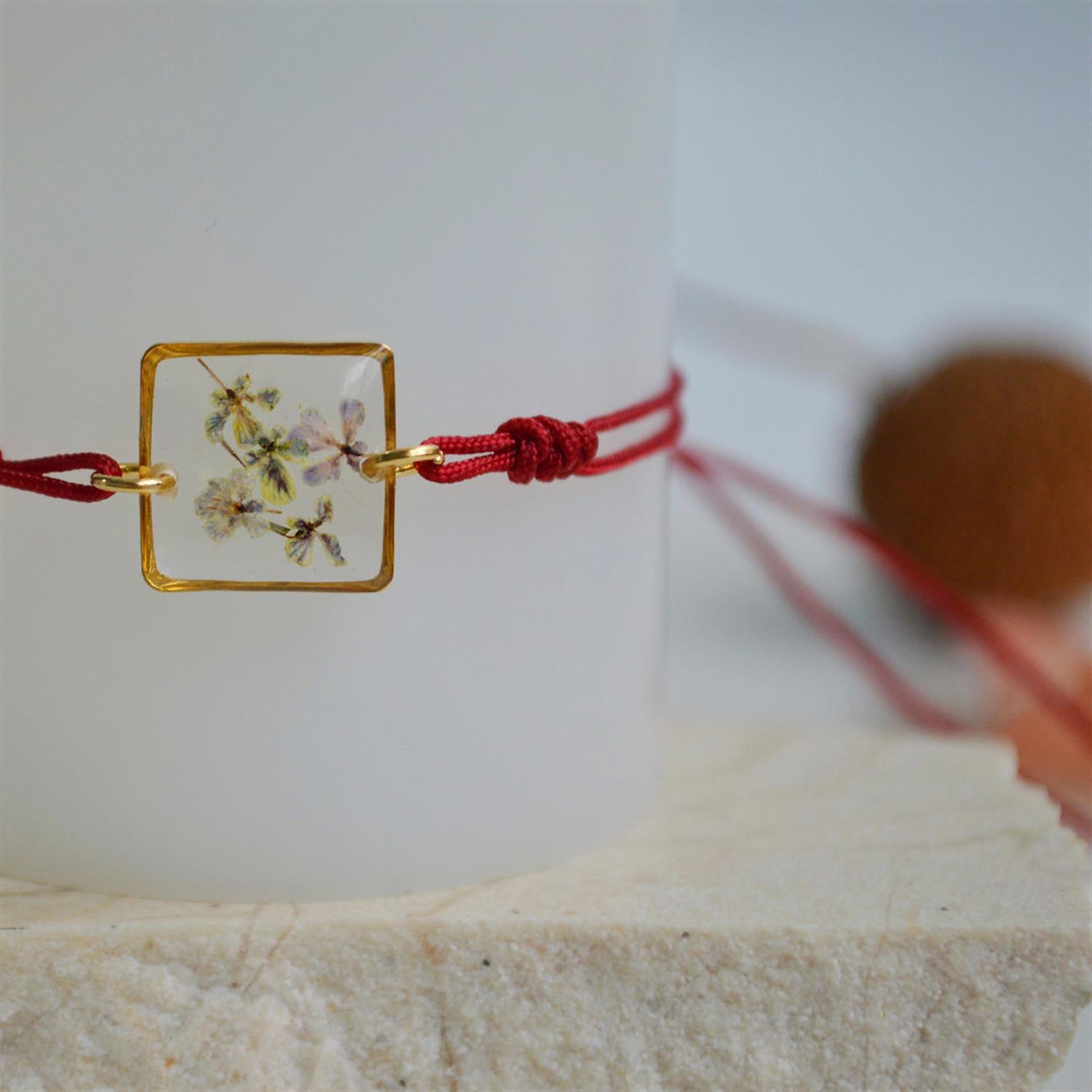 SevdiklerimizFiorel Design | Gerçek Mor Çiçekli Kare Bileklik