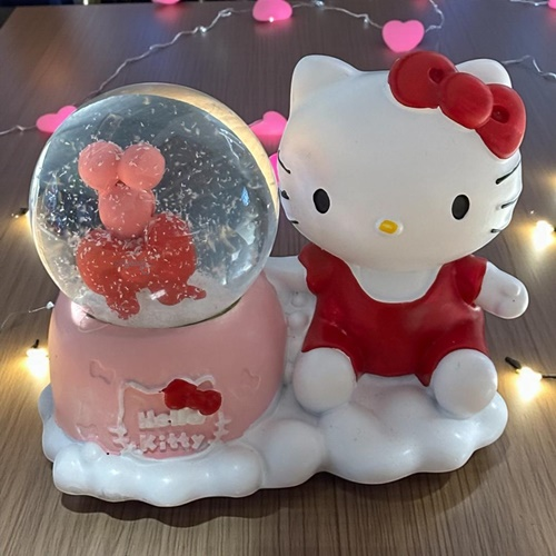 Dekoratif Hello Kitty Biblolu Kar Küresi