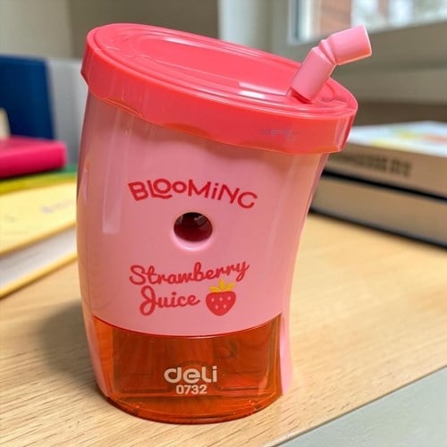Masa Üstü Blooming Çilek Bardak Model Kollu Kalemtraş