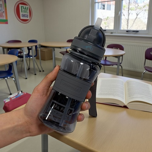 Uzspace 300 Ml Silikon Gövde Tritan Su Matarası Gri 5023