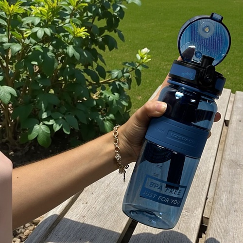 Uzspace Pipetli Trıtan Matara 650 Ml Mavi 5029
