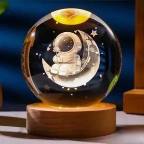 3d Aydaki Astronot Işıklı Cam Küre 8 Cm