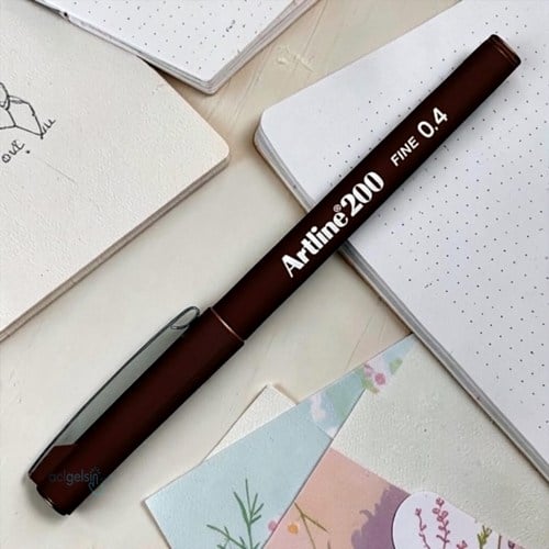 Artline Fine Yazı Kalemi 0.4mm Keçe Uçlu Koyu Kahverengi