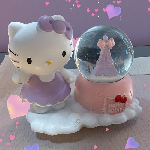 Dekoratif Hello Kitty Biblolu Kar Küresi