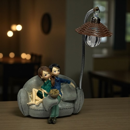 Dekoratif Masa Üstü Koltukta Sevimli Çift Işıklı Biblo